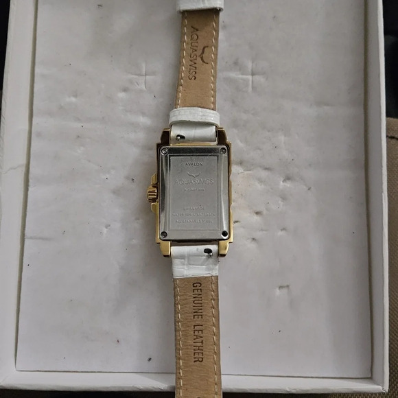 VINTAGE LADIES AQUASWISS AVALON IN GOLD AND CERAMIC WHITE - Picture 3 of 8